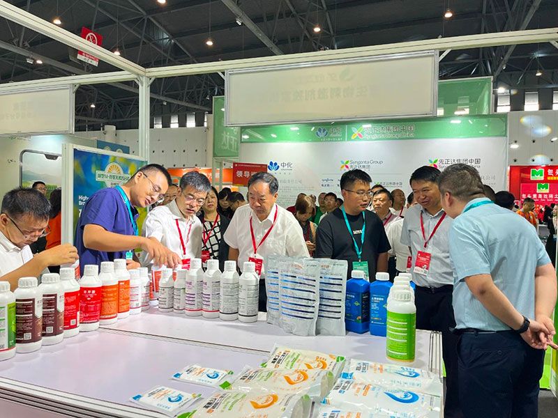 新朝陽綠色生物科技亮相西部植?！半p交會(huì)”與第八屆綠色農(nóng)藥博覽會(huì)